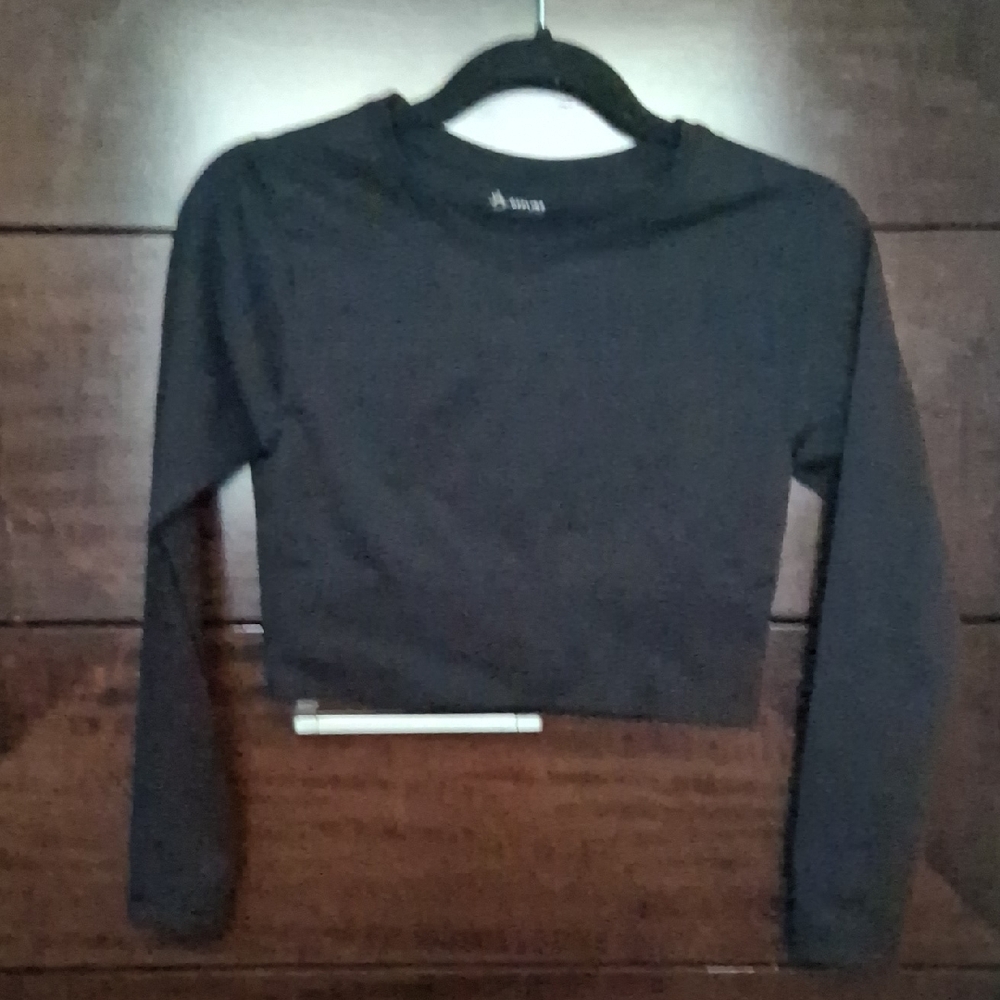 Black Long-Sleeve Cropped Top - Women's